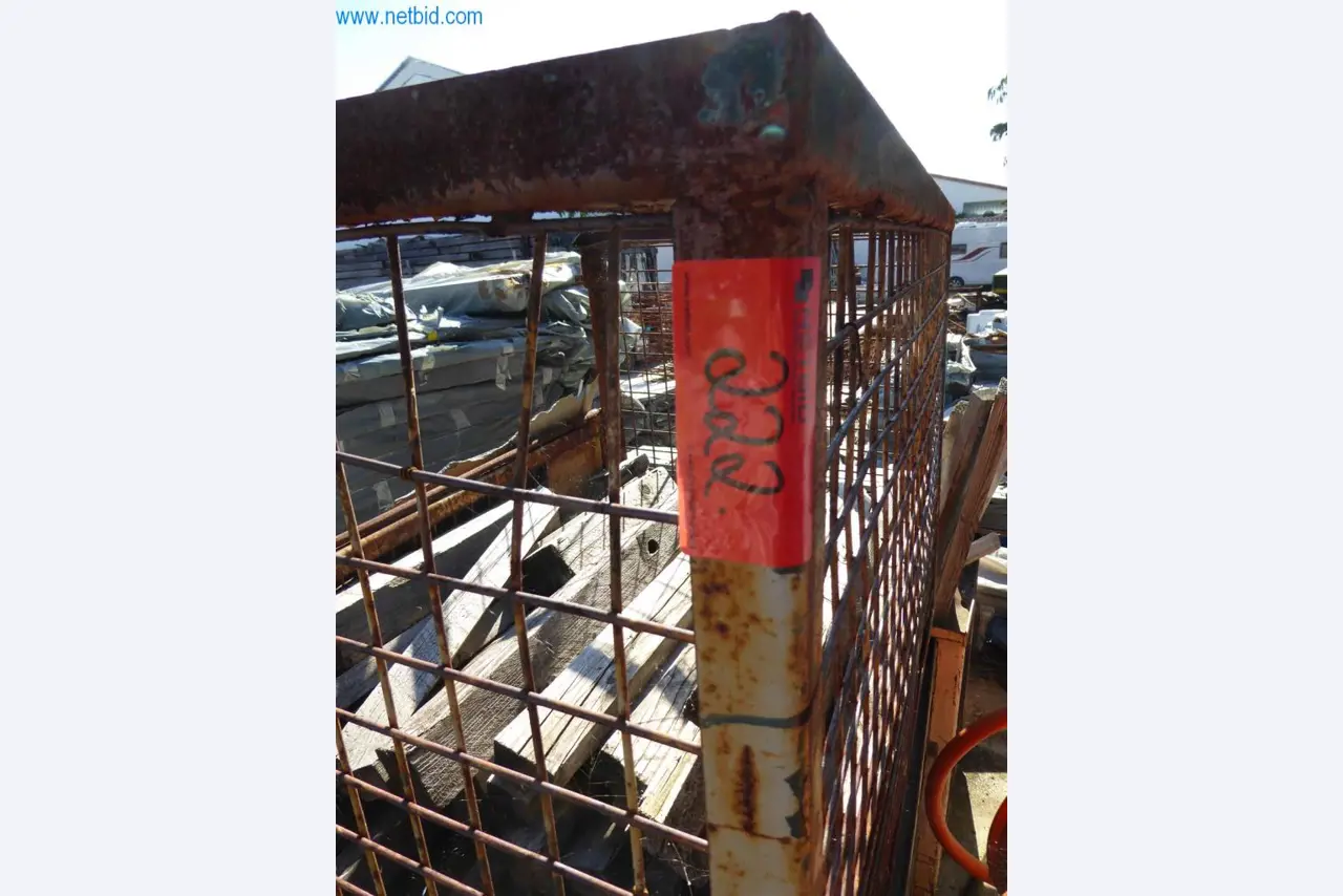 Dobro vzdrževani stroji iz sektorja notranjega oblikovanja in gradbeništva-1