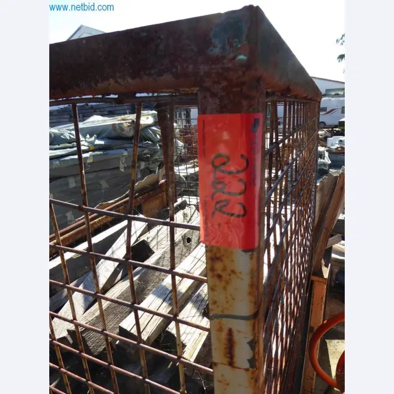 Dobro vzdrževani stroji iz sektorja notranjega oblikovanja in gradbeništva-1