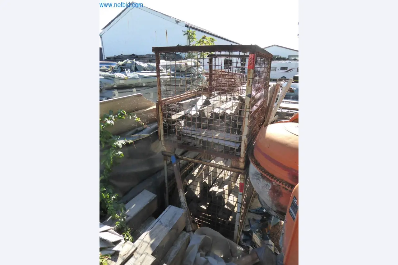 Dobro vzdrževani stroji iz sektorja notranjega oblikovanja in gradbeništva-2