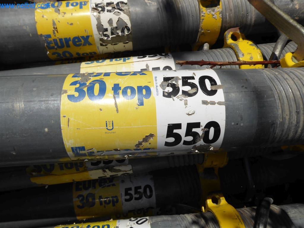 Máquinas bem conservadas do sector da decoração de interiores e da construção-4