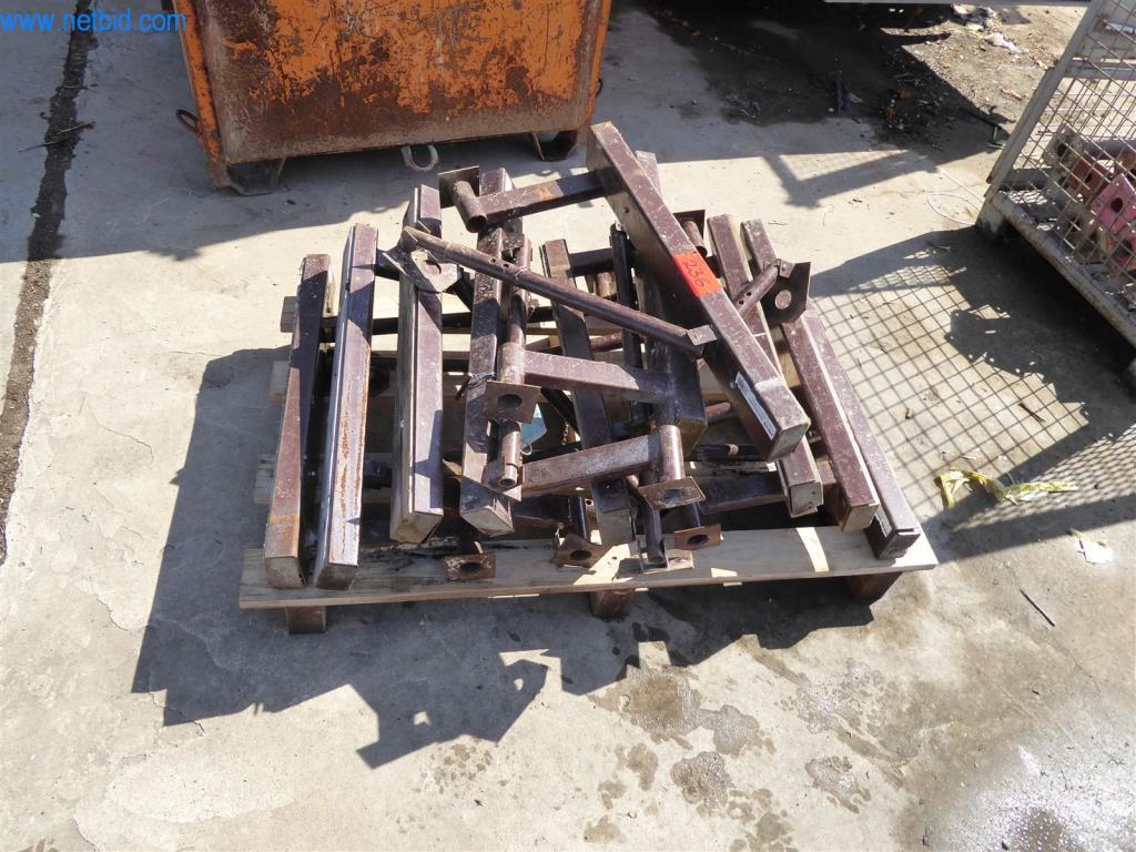 Dobro vzdrževani stroji iz sektorja notranjega oblikovanja in gradbeništva-1