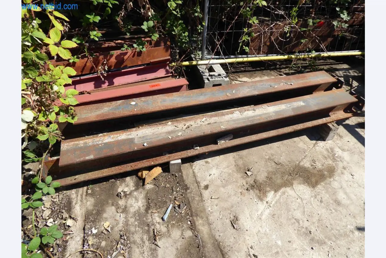 Máquinas en buen estado del sector del diseño de interiores y la construcción-7