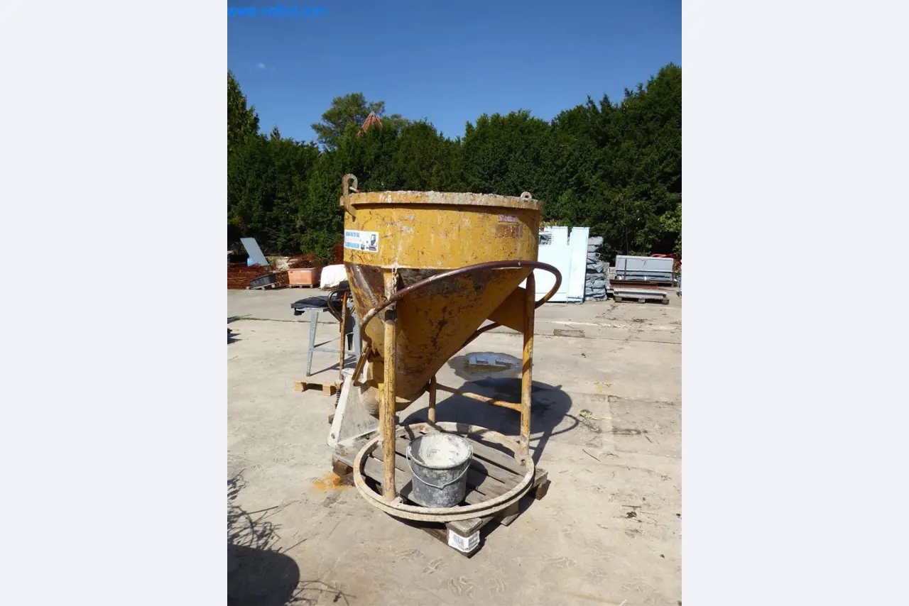 Dobro vzdrževani stroji iz sektorja notranjega oblikovanja in gradbeništva-2