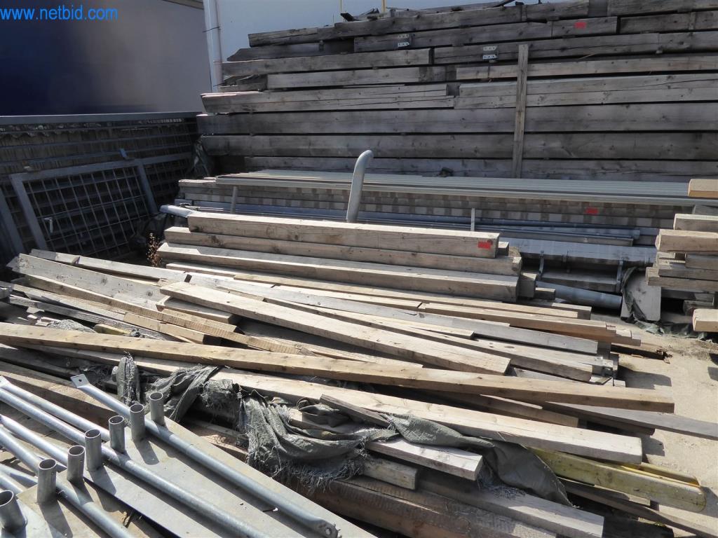 Máquinas bem conservadas do sector da decoração de interiores e da construção-2