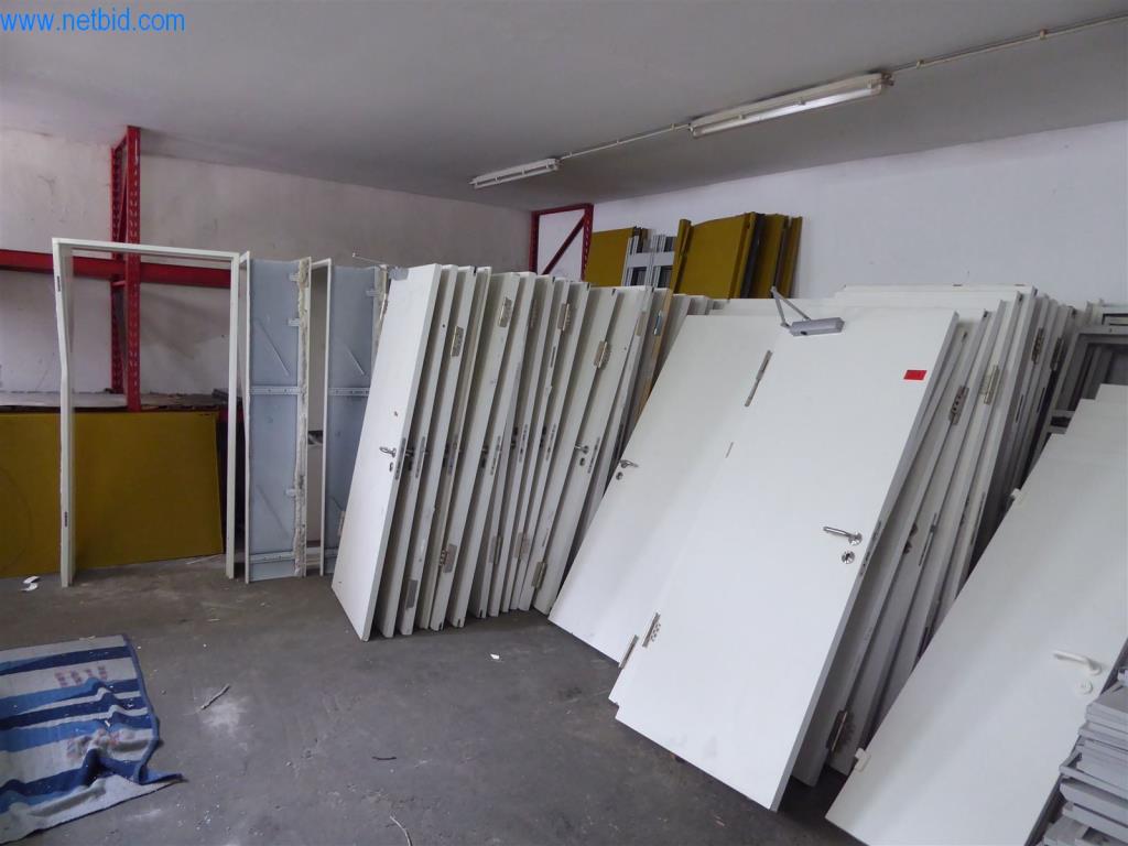 Máquinas bem conservadas do sector da decoração de interiores e da construção-19