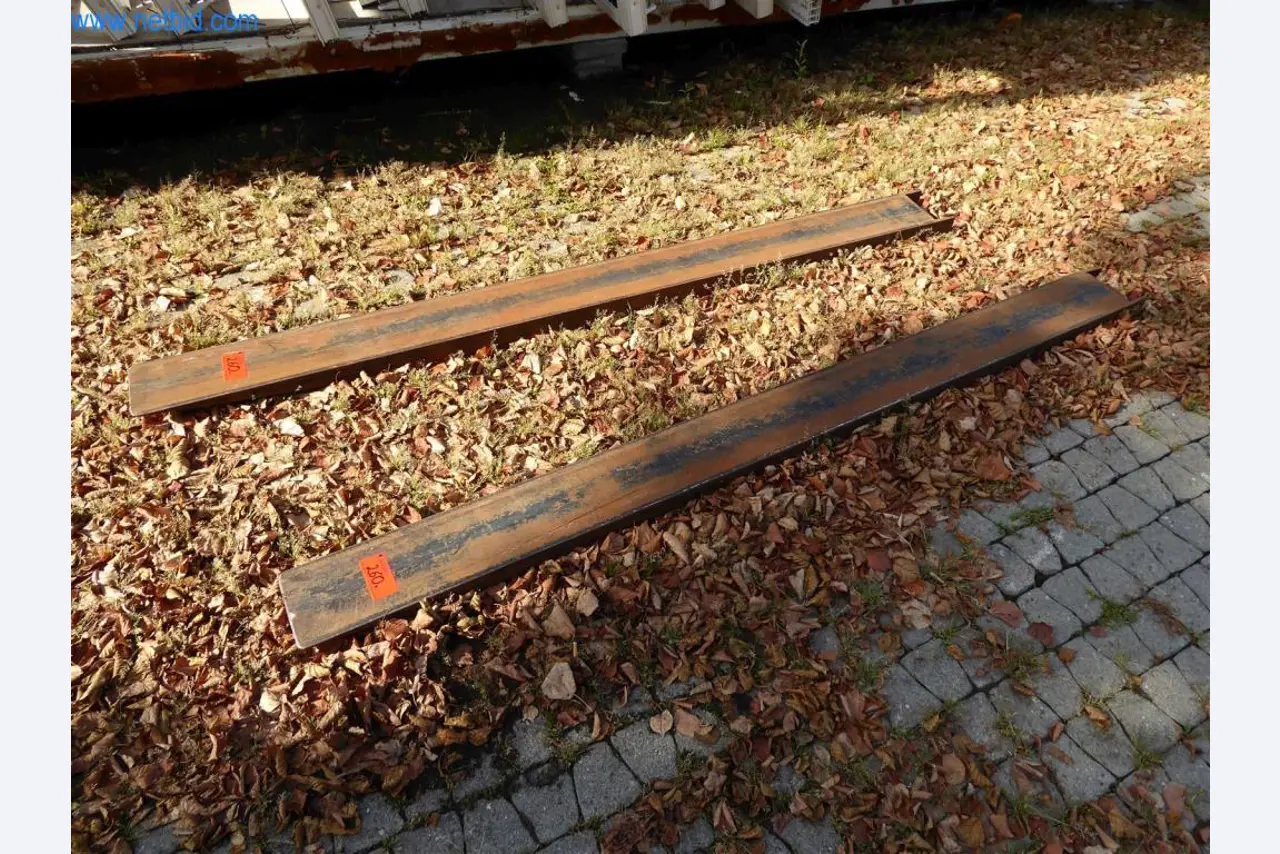 Dobro vzdrževani stroji iz sektorja notranjega oblikovanja in gradbeništva-1