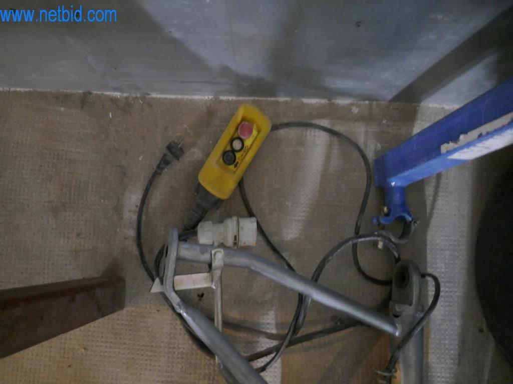 Dobře udržované stroje z oblasti interiérového designu a stavebnictví-3