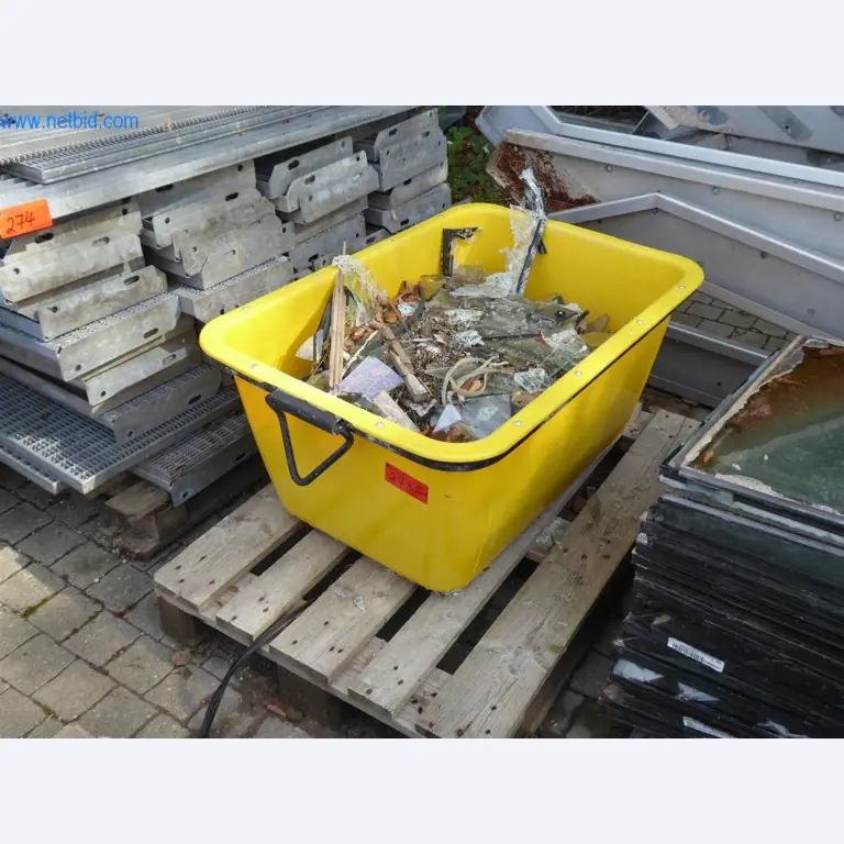 Dobro vzdrževani stroji iz sektorja notranjega oblikovanja in gradbeništva-2