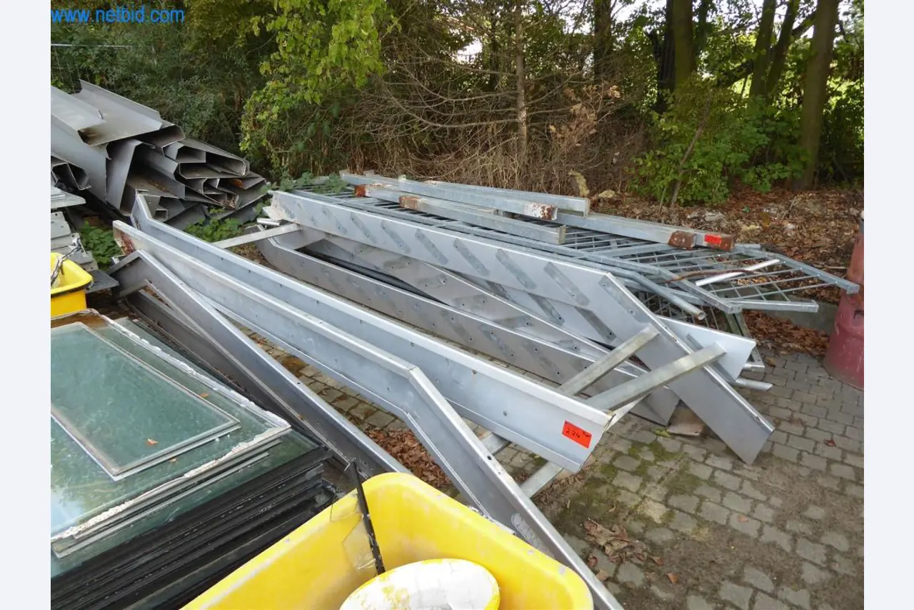 Máquinas en buen estado del sector del diseño de interiores y la construcción-1