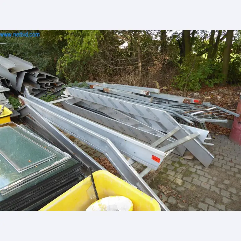 Máquinas en buen estado del sector del diseño de interiores y la construcción-1