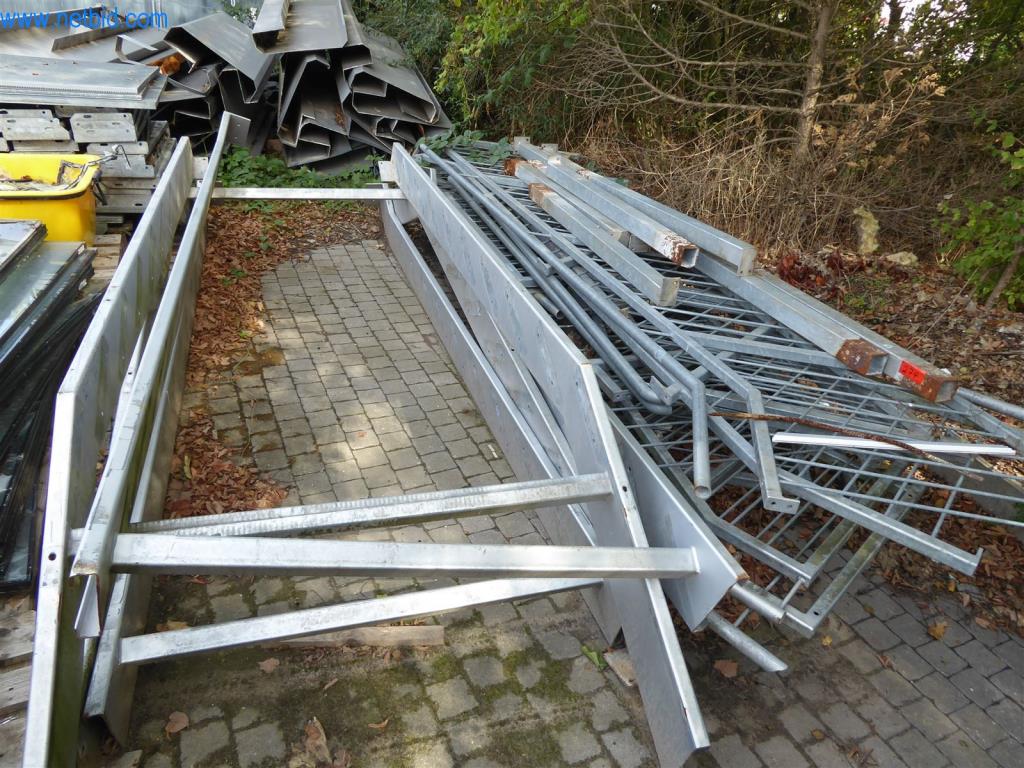 Máquinas bem conservadas do sector da decoração de interiores e da construção-2