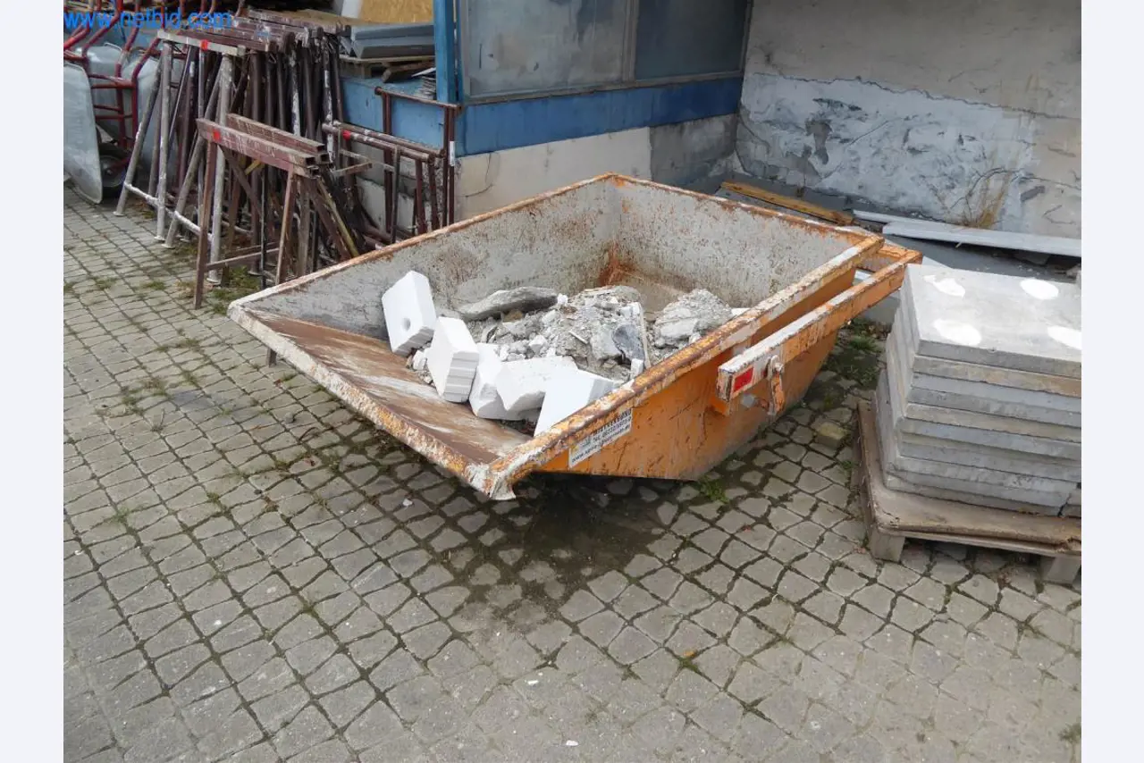 Dobro vzdrževani stroji iz sektorja notranjega oblikovanja in gradbeništva-1