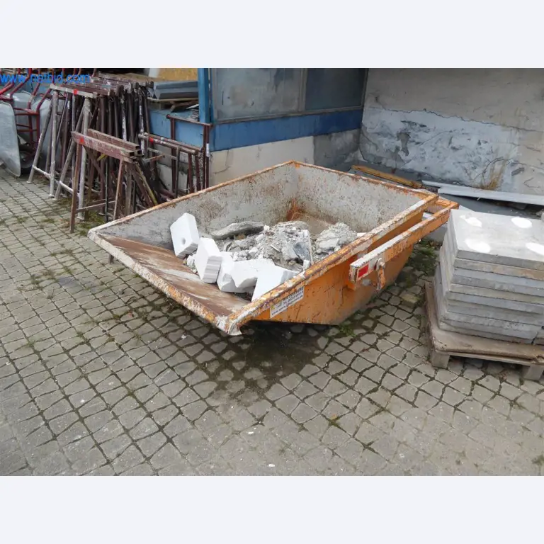 Dobro vzdrževani stroji iz sektorja notranjega oblikovanja in gradbeništva-1