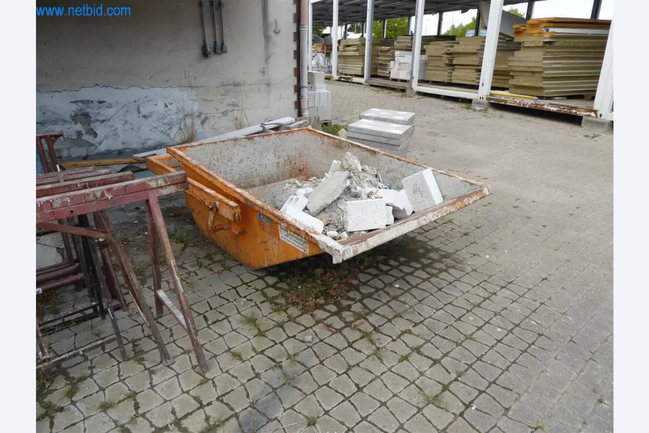 Dobro vzdrževani stroji iz sektorja notranjega oblikovanja in gradbeništva-2