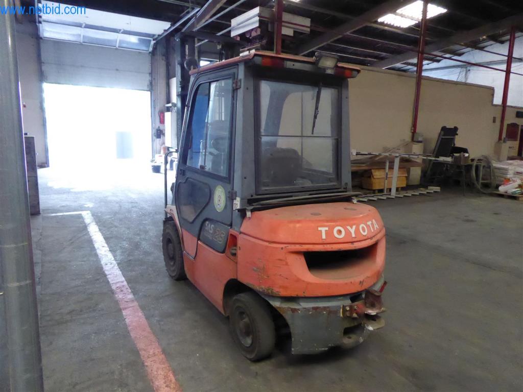 Máquinas en buen estado del sector del diseño de interiores y la construcción-4