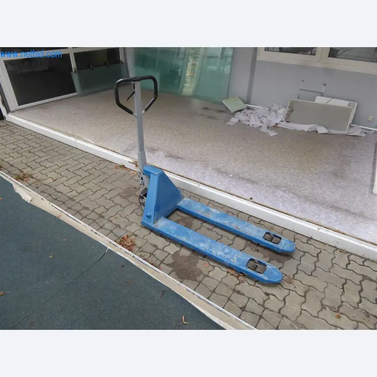 Máquinas en buen estado del sector del diseño de interiores y la construcción-1