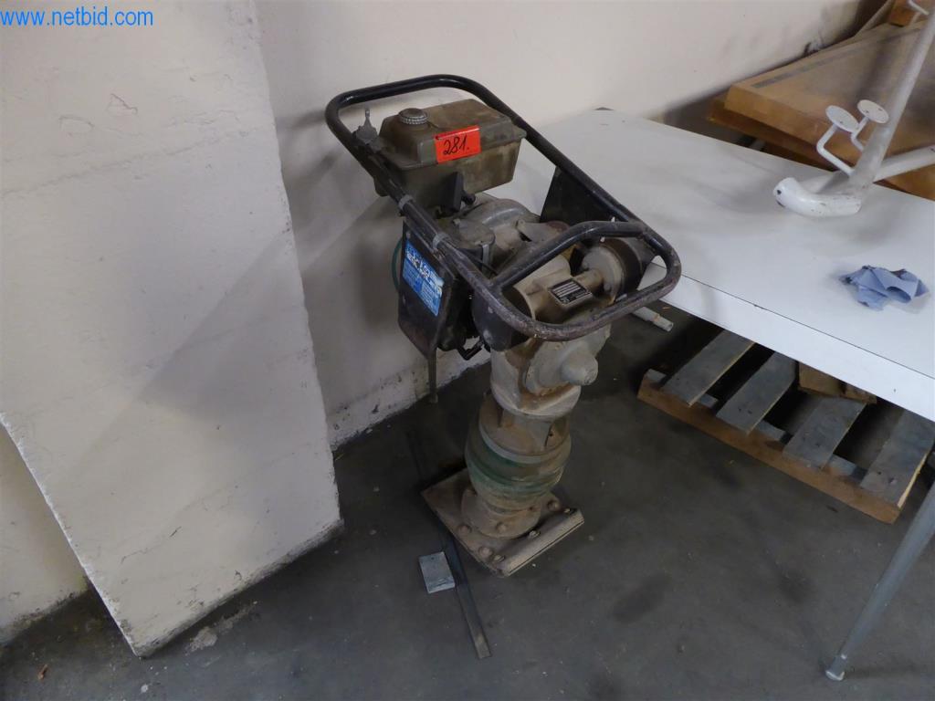 Dobře udržované stroje z oblasti interiérového designu a stavebnictví-1