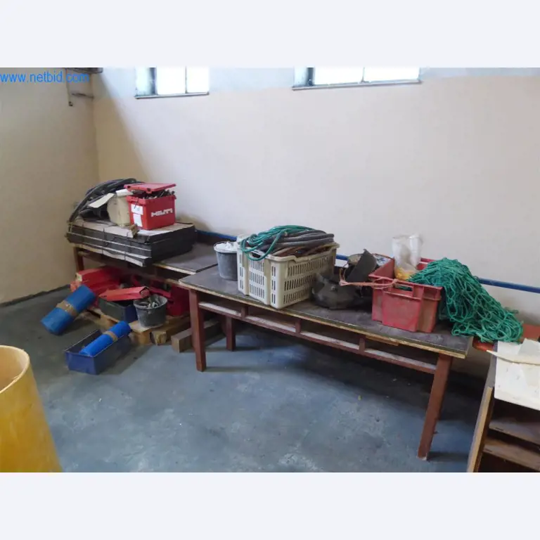 Dobro vzdrževani stroji iz sektorja notranjega oblikovanja in gradbeništva-1