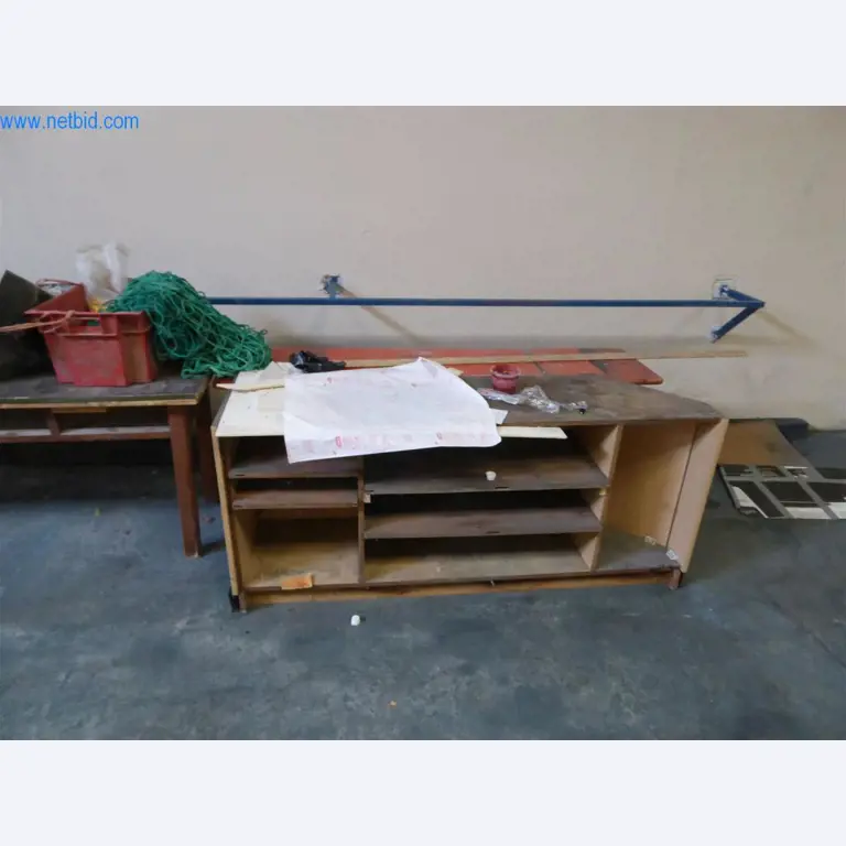 Dobro vzdrževani stroji iz sektorja notranjega oblikovanja in gradbeništva-2