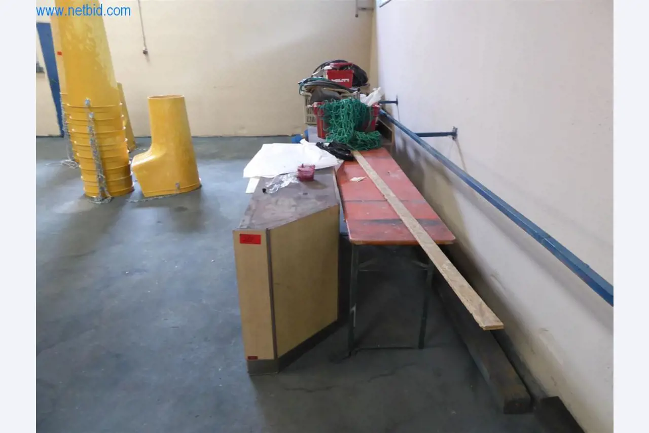 Dobro vzdrževani stroji iz sektorja notranjega oblikovanja in gradbeništva-3