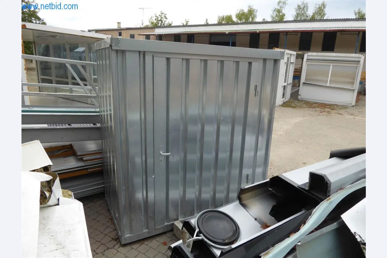 Dobro vzdrževani stroji iz sektorja notranjega oblikovanja in gradbeništva-2