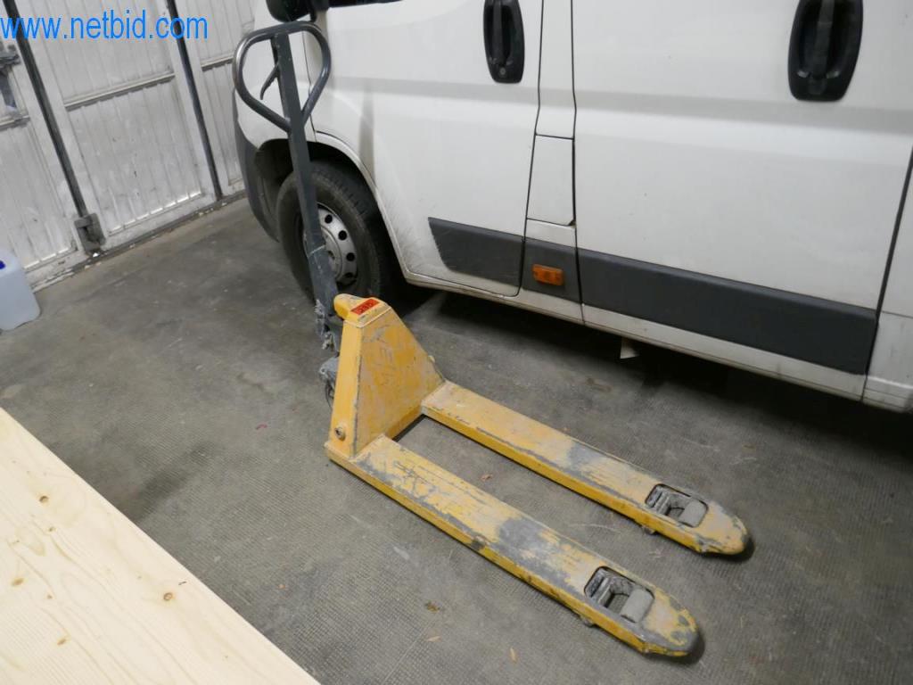 Máquinas en buen estado del sector del diseño de interiores y la construcción-1