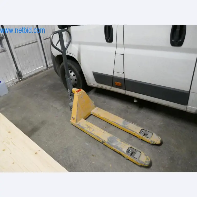 Máquinas en buen estado del sector del diseño de interiores y la construcción-1