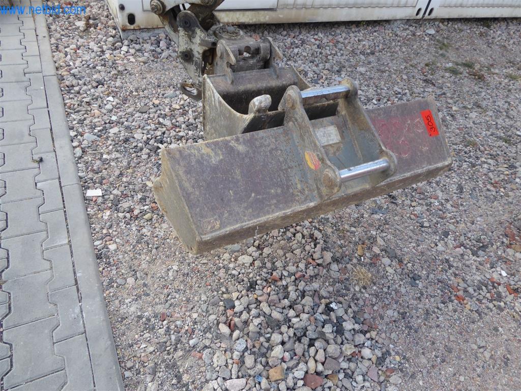 Máquinas bem conservadas do sector da decoração de interiores e da construção-13