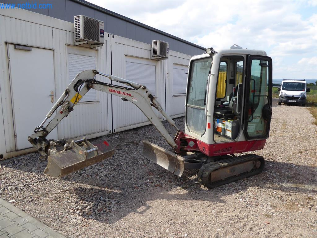 Máquinas bem conservadas do sector da decoração de interiores e da construção-1