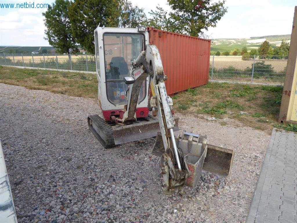 Máquinas bem conservadas do sector da decoração de interiores e da construção-4