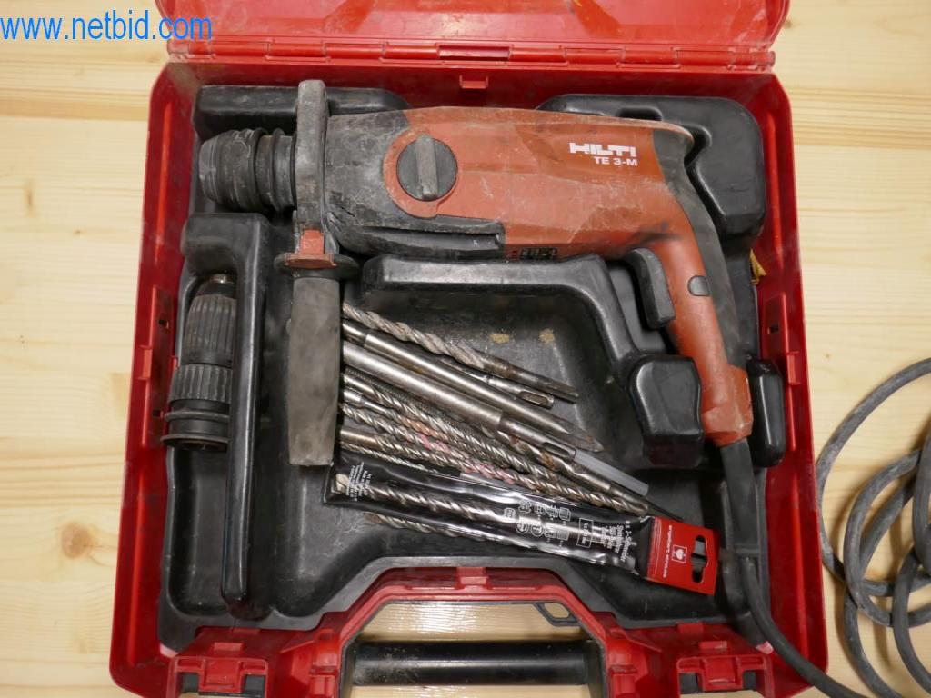 Dobro vzdrževani stroji iz sektorja notranjega oblikovanja in gradbeništva-1