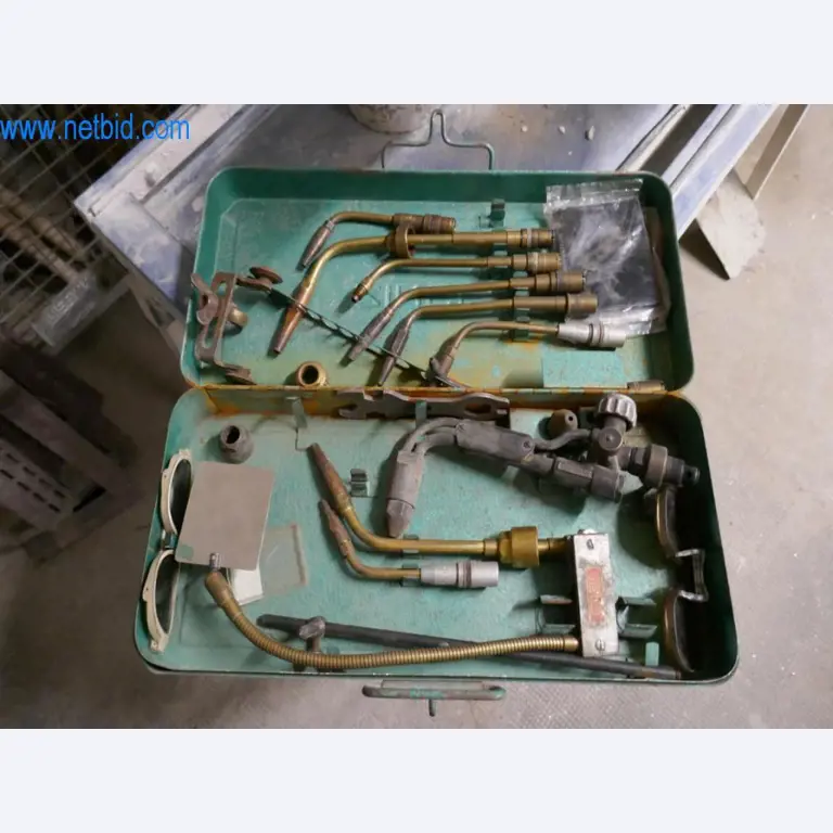 Dobře udržované stroje z oblasti interiérového designu a stavebnictví-2