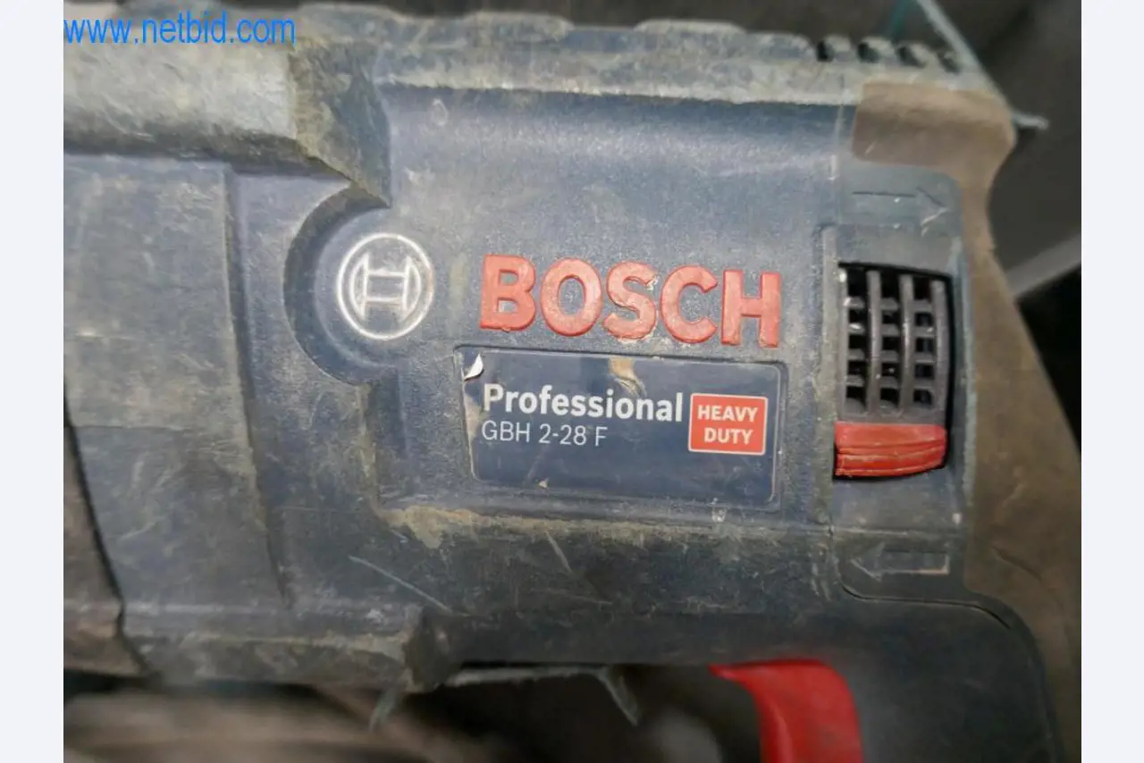 Dobře udržované stroje z oblasti interiérového designu a stavebnictví-2