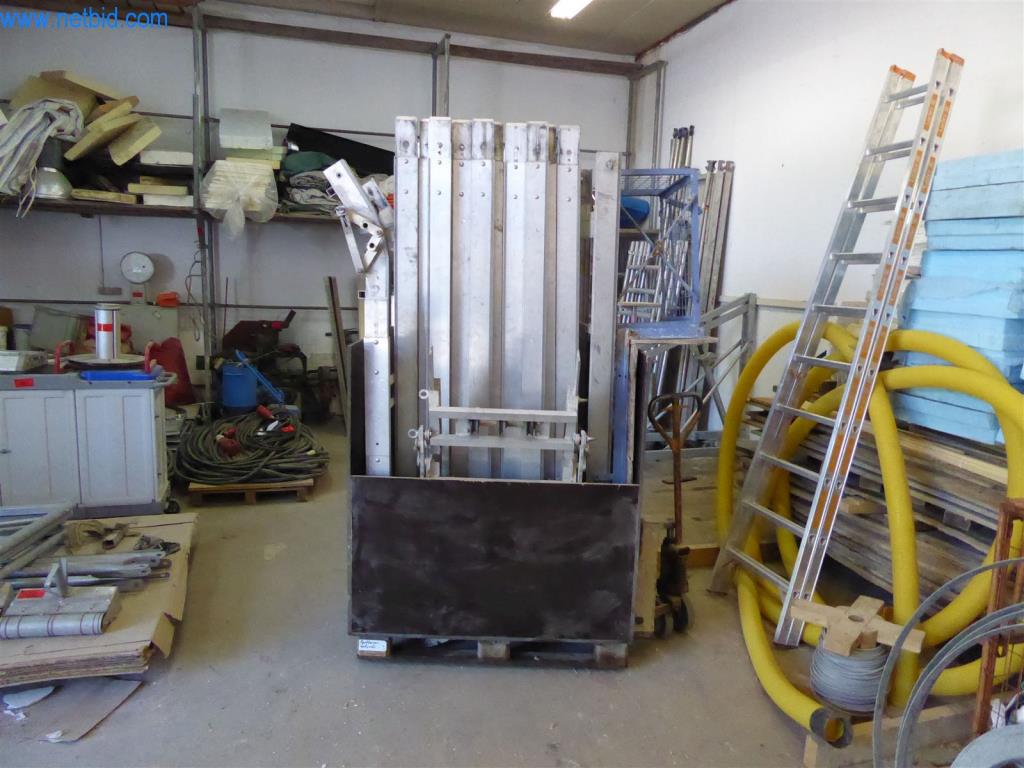 Máquinas bem conservadas do sector da decoração de interiores e da construção-1