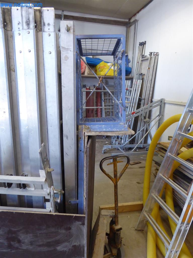 Máquinas bem conservadas do sector da decoração de interiores e da construção-4