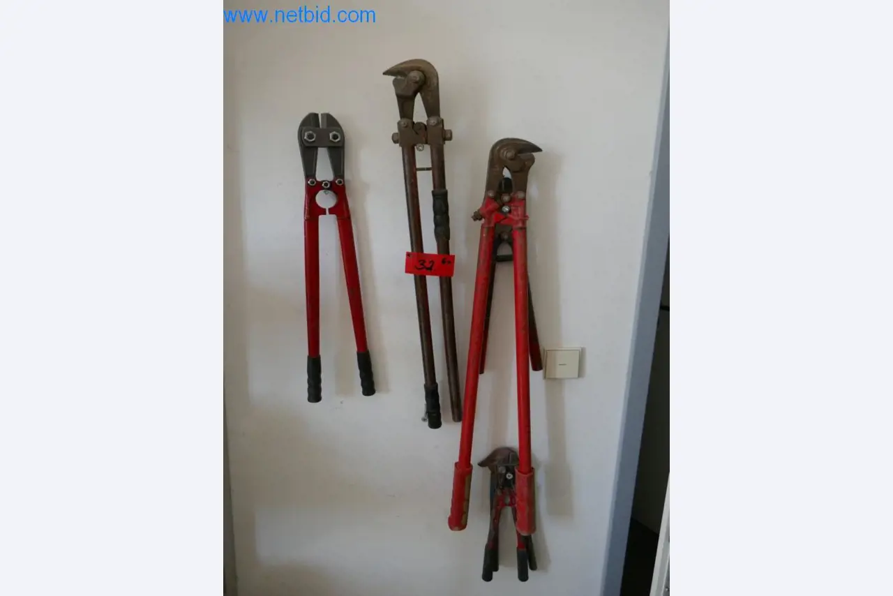 Máquinas en buen estado del sector del diseño de interiores y la construcción-1