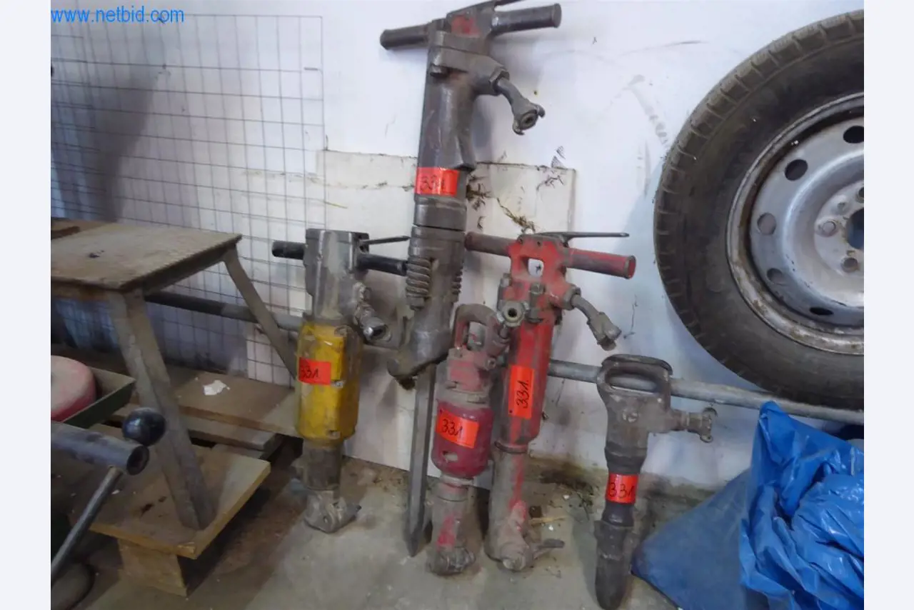 Goed onderhouden machines uit de interieur- en bouwsector-2
