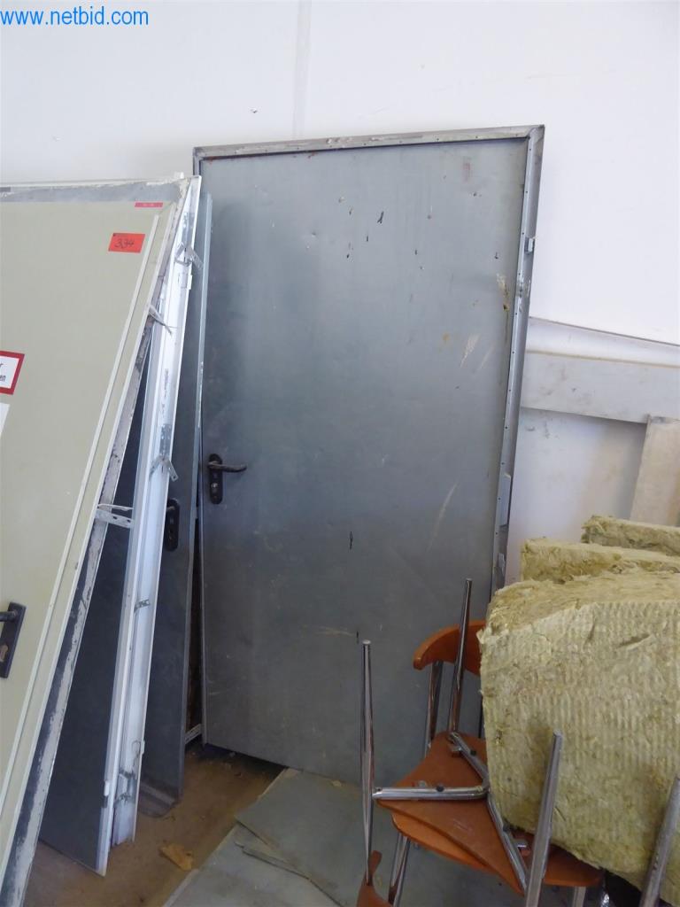 Dobře udržované stroje z oblasti interiérového designu a stavebnictví-2