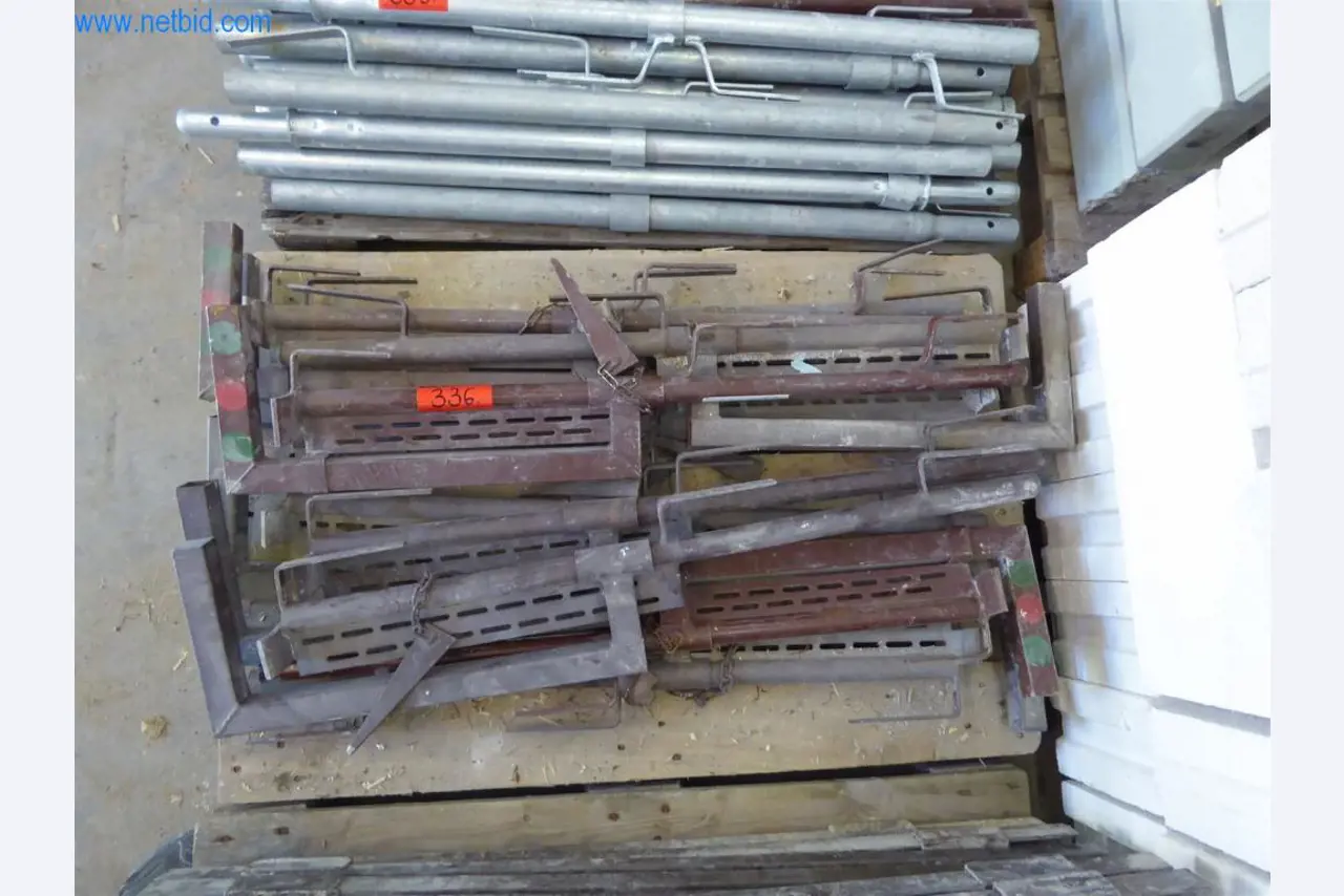 Dobro vzdrževani stroji iz sektorja notranjega oblikovanja in gradbeništva-1