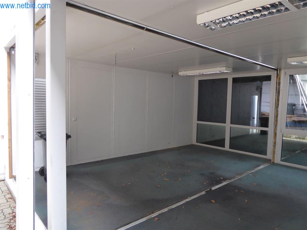 Máquinas bem conservadas do sector da decoração de interiores e da construção-6