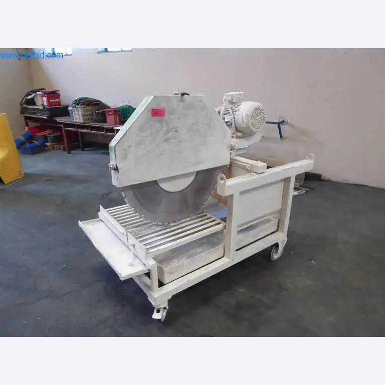 Well-maintained machines from the interior finishing and building trades sector-1