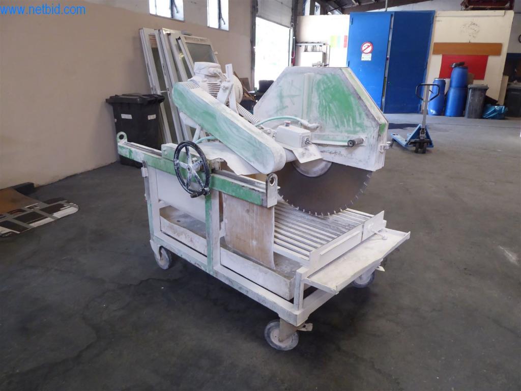 Máquinas bem conservadas do sector da decoração de interiores e da construção-2