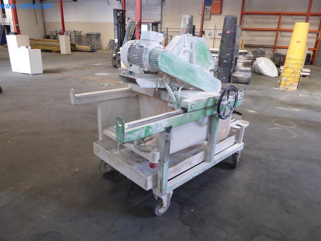 Máquinas bem conservadas do sector da decoração de interiores e da construção-3