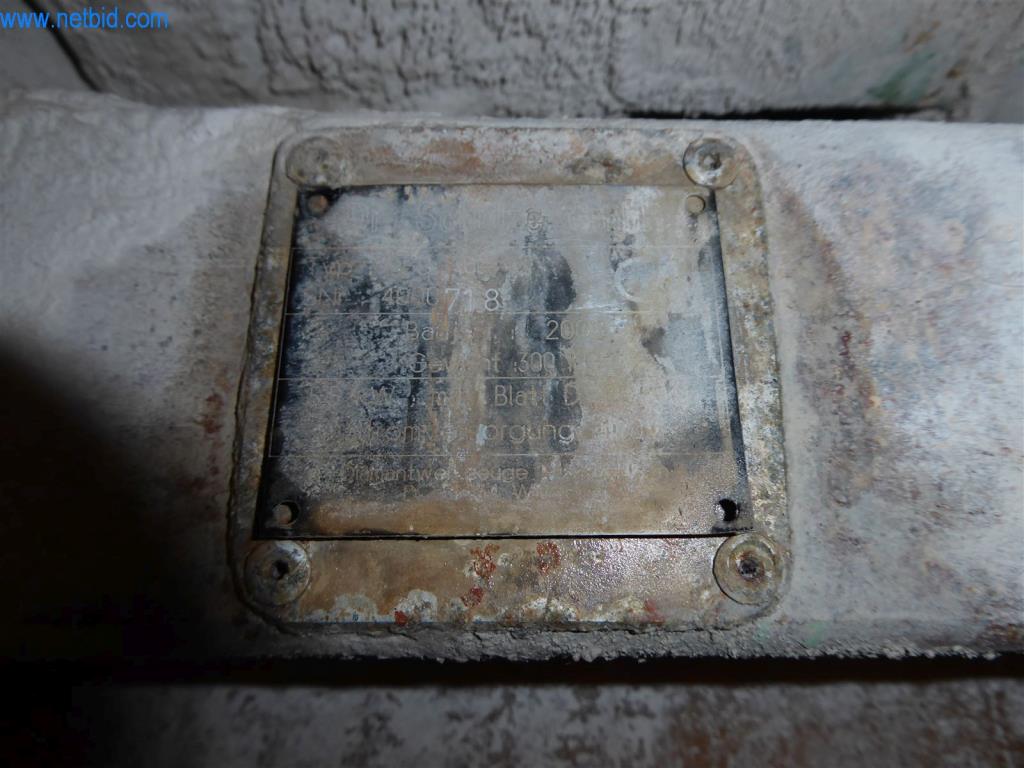 Máquinas bem conservadas do sector da decoração de interiores e da construção-4