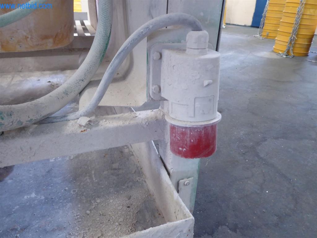 Máquinas bem conservadas do sector da decoração de interiores e da construção-5