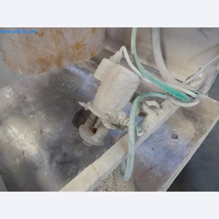 Well-maintained machines from the interior finishing and building trades sector-6