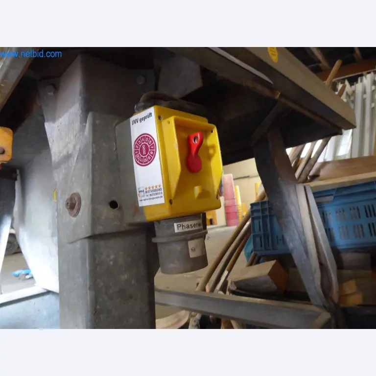 Dobro vzdrževani stroji iz sektorja notranjega oblikovanja in gradbeništva-3