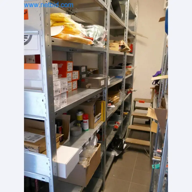 Dobro vzdrževani stroji iz sektorja notranjega oblikovanja in gradbeništva-3