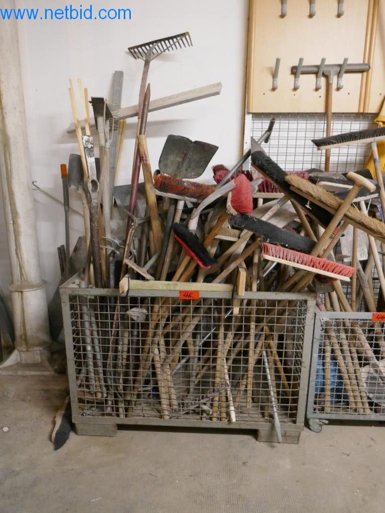 Dobře udržované stroje z oblasti interiérového designu a stavebnictví-1