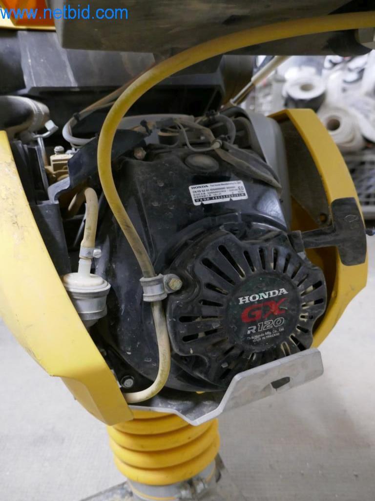 Máquinas bem conservadas do sector da decoração de interiores e da construção-3